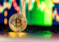 Bitcoin sube un 0,9% y ronda los 78.000 dólares