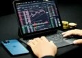 Robinhood pide a emisores no vetar acciones tokenizadas en Solana