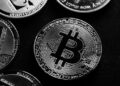 Bitcoin y las criptomonedas caen ante la Fed, la CLARITY Act y la IA