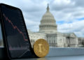 Bitcoin cae casi un 4% tras el bloqueo de la Clarity Act en EE.UU.