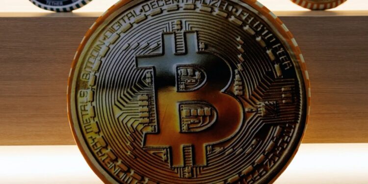 Bitcoin sufre doble golpe: fracasa la Ley de Claridad y suben tasas 1 Bitcoin sufre doble golpe: fracasa la Ley de Claridad y suben tasas