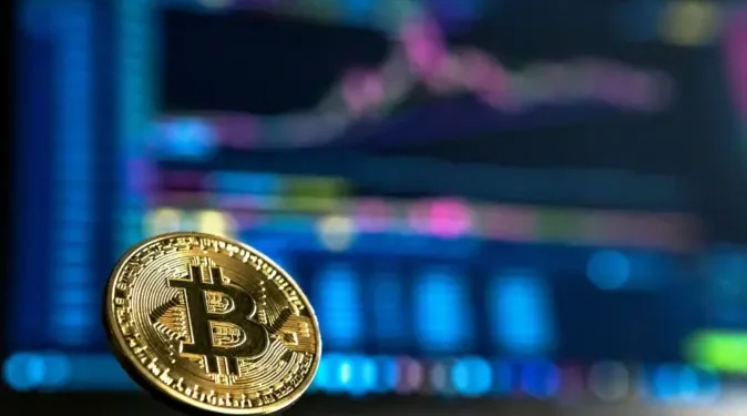 Bernstein prevé ofensiva de SEC y CFTC y dudas sobre ETF de Solana