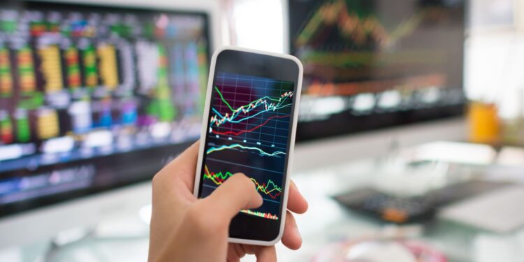 Bitcoin no supera los 77.000 dólares; Uniswap, NEAR y Ondo se disparan