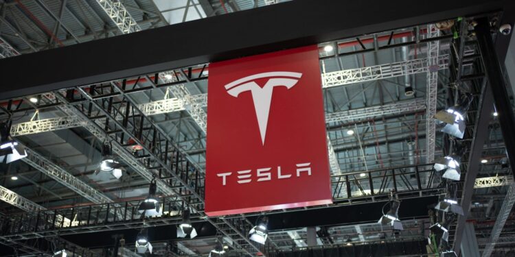 Ron Baron apuesta por Tesla y dice que ahora es momento de comprar