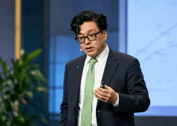 Tom Lee insiste: el S&P 500 puede alcanzar 8.000 puntos este mes 4 Tom Lee insiste: el S&P 500 puede alcanzar 8.000 puntos este mes