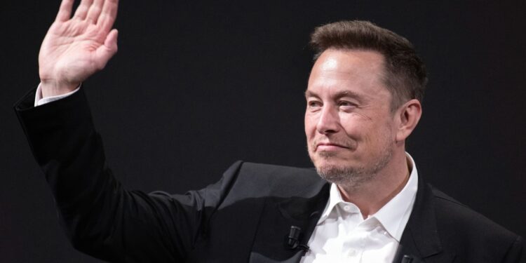 X añade en EE. UU. botones para comprar bitcoin y acciones de Tesla