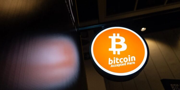Bitcoin afronta vencimiento de opciones por US$15.000 millones 1 Bitcoin afronta vencimiento de opciones por US$15.000 millones