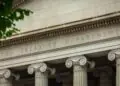 El bono a 10 años de EE. UU. supera el 5,2% y tensiona Wall Street