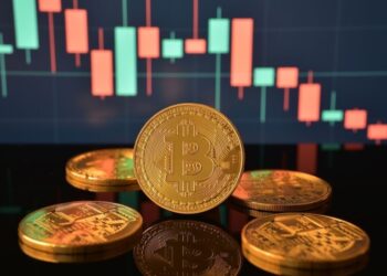 Ballenas acumulan más de 30.000 BTC mientras suben Bitcoin y Ethereum