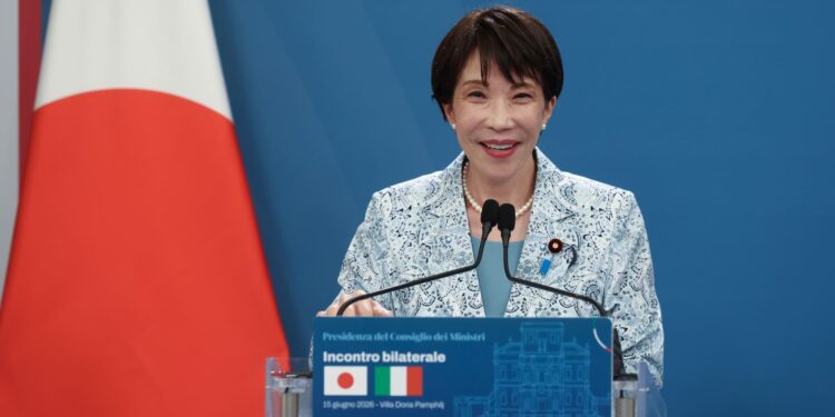 El yen se dispara un 1,2% tras las conversaciones entre Japón y EE UU