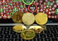 Bitcoin baja a 84.000 dólares el 26 de septiembre y las altcoins suben