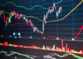 Bitcoin pone a prueba los 82.000 dólares, soporte clave