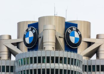 BMW prevé eliminar el 20% de sus puestos directivos con ayuda de IA