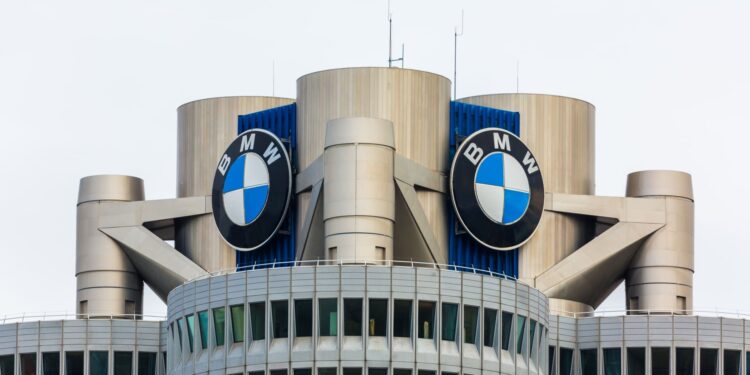 BMW prevé eliminar el 20% de sus puestos directivos con ayuda de IA