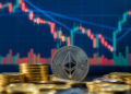 Ether rompe los 2.400 dólares; caen 17 de las 20 mayores criptos