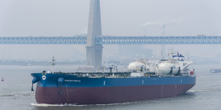 China recorta exportaciones de gasolina y diésel para octubre