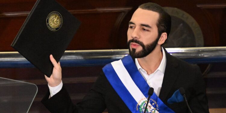 El FMI exime a El Salvador pese a aumentar su reserva de Bitcoin
