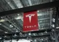Ives ve 2027 como el año dorado de Tesla por robotaxis y Optimus