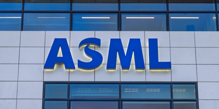 EE UU redobla la presión sobre ASML pese al diálogo de Jetten
