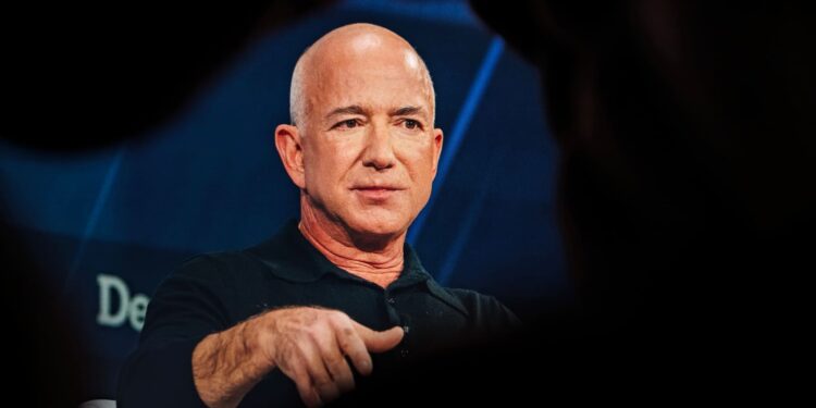 Bezos invierte 28.000 millones en Blue Origin; Musk lo elogia 1 Bezos invierte 28.000 millones en Blue Origin; Musk lo elogia