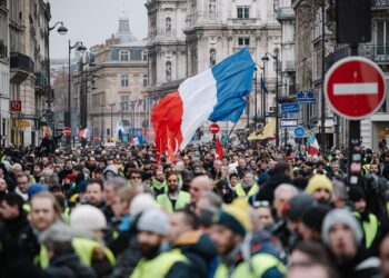 La deuda francesa alcanza 3,6 billones y preocupa a Europa