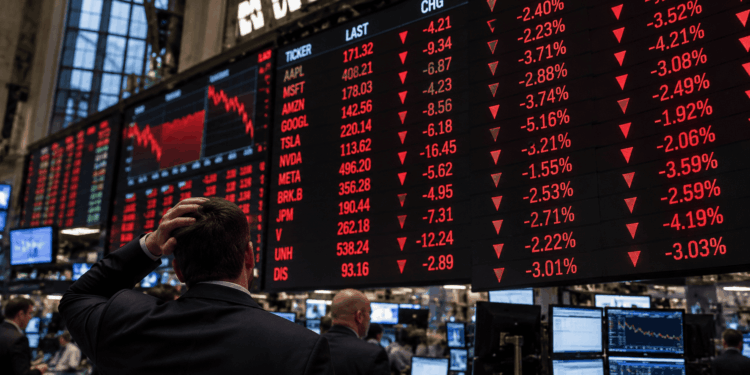 Bitcoin rebota un 3,5% mientras XRP, HYPE y NEAR siguen rezagados