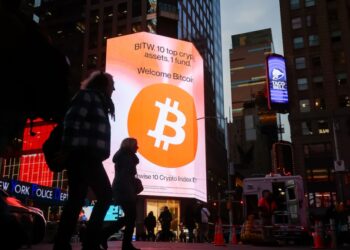 Bitcoin cae hasta un 2,3% por la inflación y las ventas tecnológicas