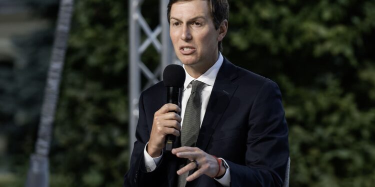 Países Bajos habría espiado a Kushner y afloran supuestos $1.750M