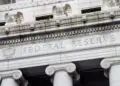 Greg Ip alerta de que la Fed podría pinchar la burbuja de la IA