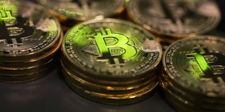 Bitcoin en 2027: qué peso darle en cartera ante riesgos macroeconómicos