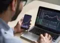 Bitcoin cae a mínimos de cinco meses, pero surgen señales alcistas