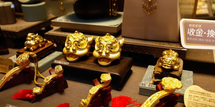 Los hogares chinos disparan sus compras de oro tras la caída