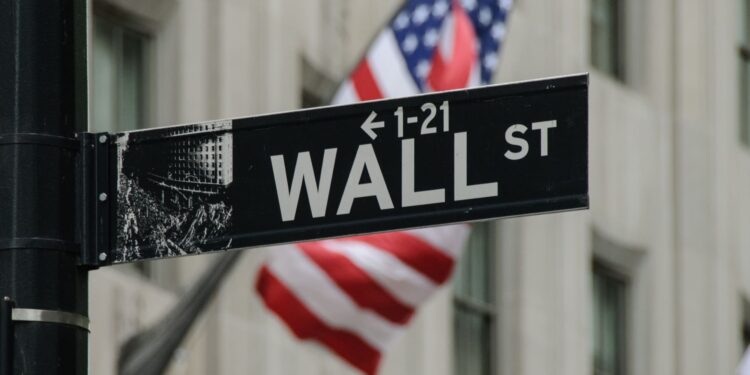 Tesla y AMD avanzan con fuerza en Wall Street y el oro repunta