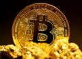 ETF de bitcoin pierden 169 millones, pero la semana suma 3.344 BTC