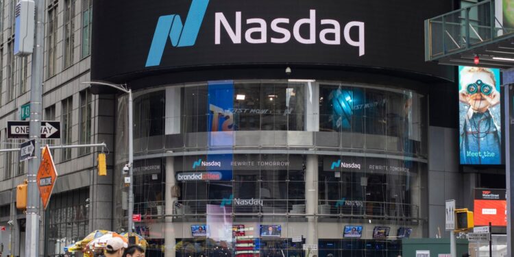 El Nasdaq 100 cae un 3% y arrastra a Intel y Amazon 1 El Nasdaq 100 cae un 3% y arrastra a Intel y Amazon